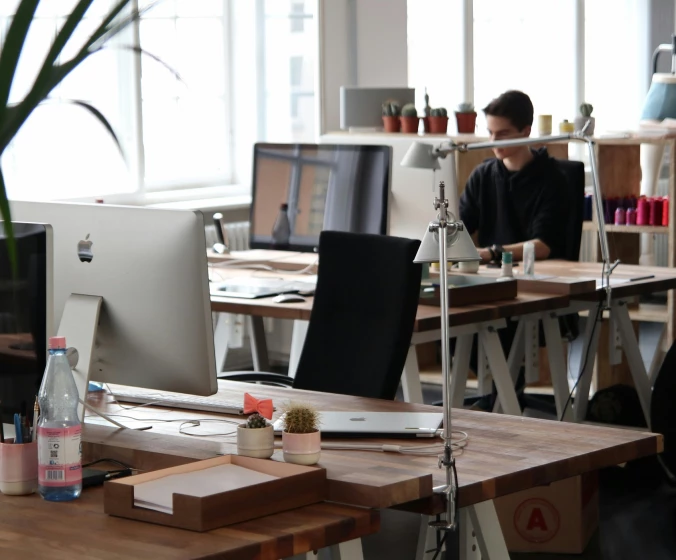 Werbegeschenke für das Büro - eine großartige und kostengünstige Möglichkeit, ein positives Image zu vermitteln