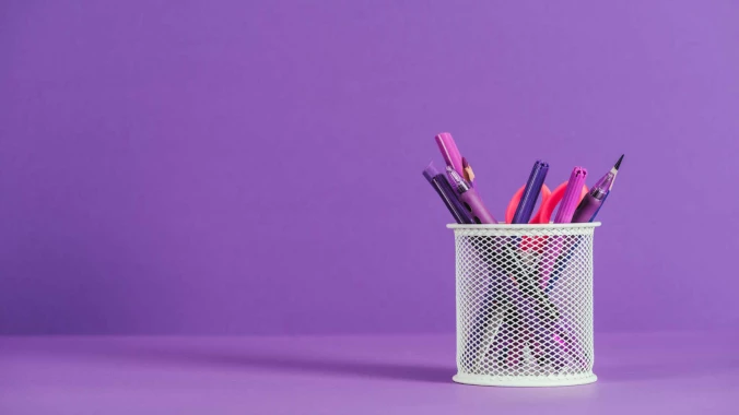 Vergleich von gravierten und bedruckten Kugelschreibern - was ist die richtige Wahl für Ihr Unternehmen?