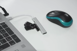 USB HUB Verteiler - ROSKO - Silber