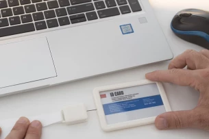 BINO ID-Ausweisetui - WEISS